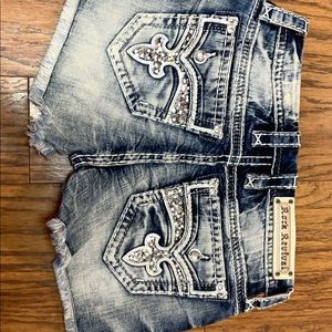 Rock revival 26 easy shorts